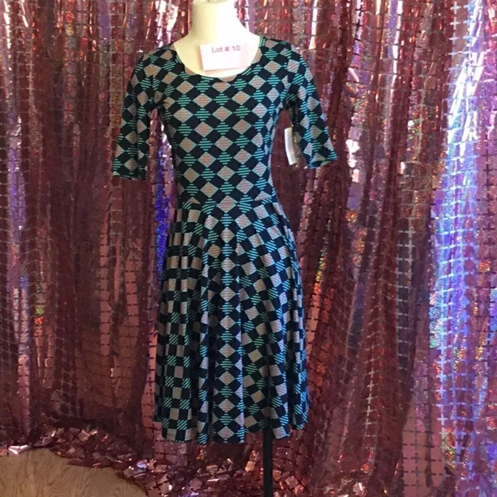 NWT LULAROE NICOLE dress in size small, diamond design